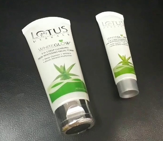 Lotus White Glow Face Wash